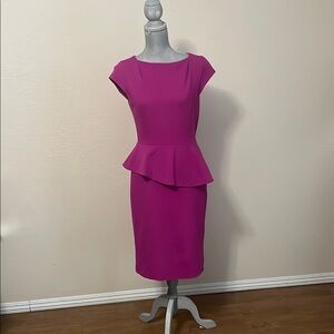 Classiques Entier Pink Midi Dress with Timeless Elegance plump